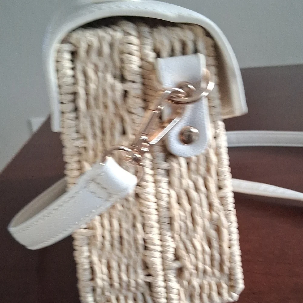 Chic White and Tan Crossbody Bag - Picture 4 of 11
